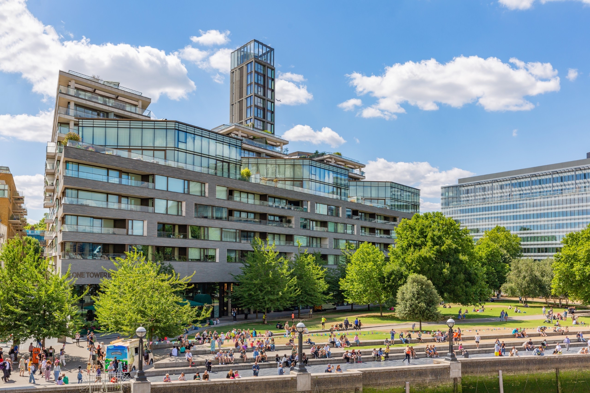🌉塔桥脚下的英伦皇冠 — One Tower Bridge 塔桥一号全河景双采光尊荣两房🌉