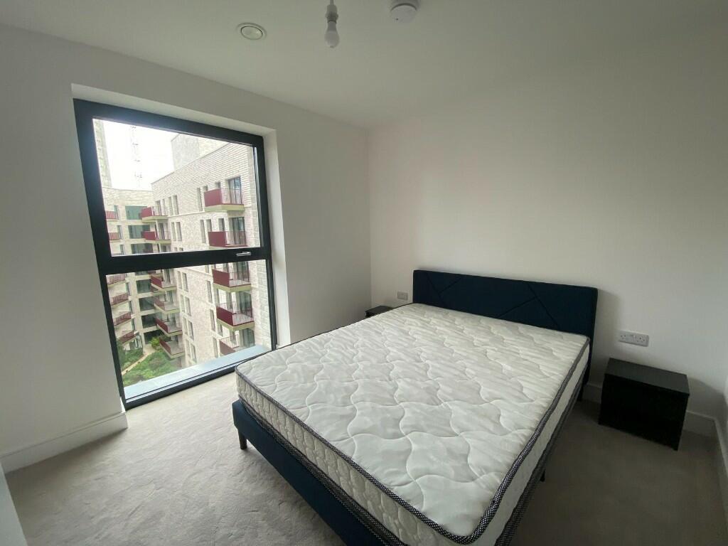 Charming 2-Bed Home in Elephant & Castle – Peaceful Setting with Great Connections
